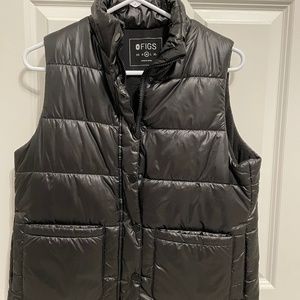 FIGS Puffer Vest -Black